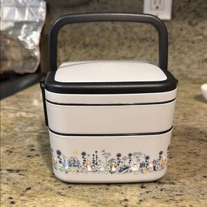 Peter rabbit stackable lunch box